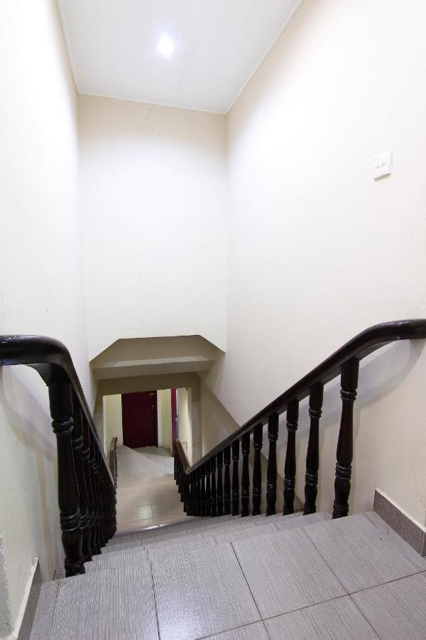 Cosy Inn Мири Екстериор снимка